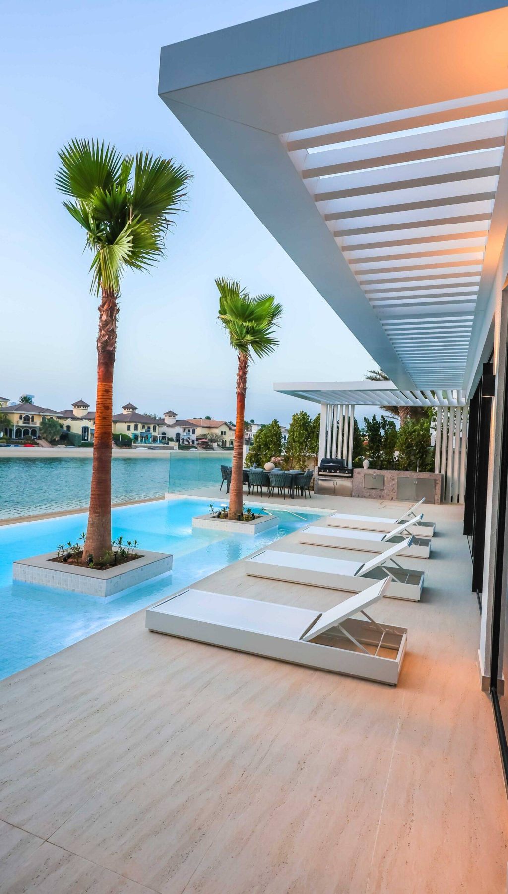 swimming pool design Dubai